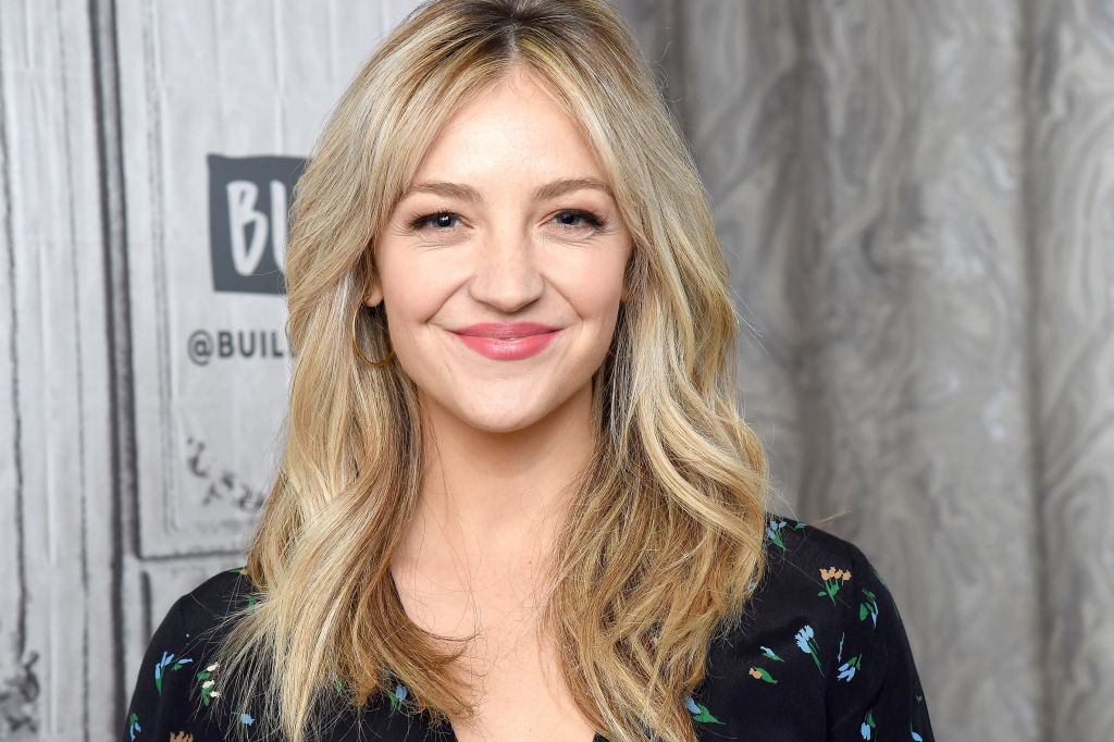 Abby Elliott Net Worth 2022